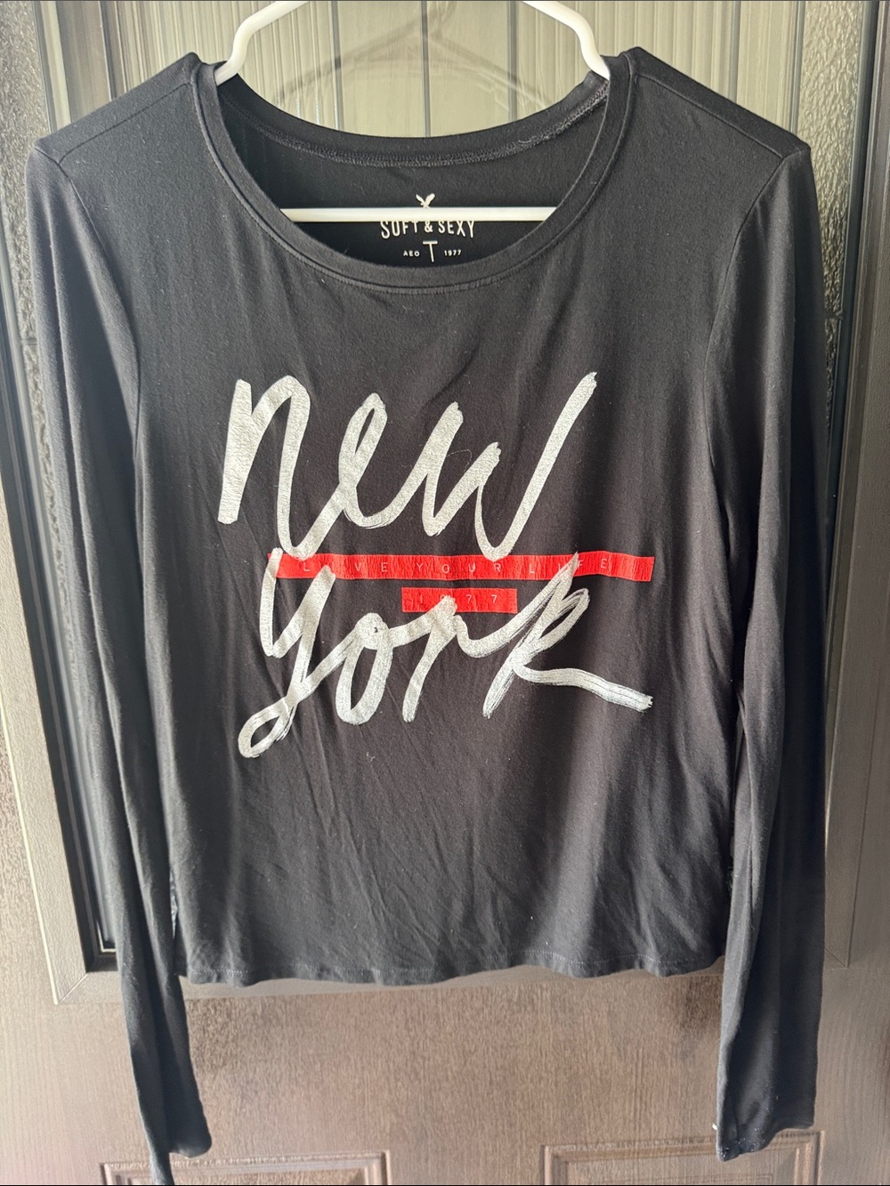 American Eagle - Black "New York" Graphic Long-Sleeve Top